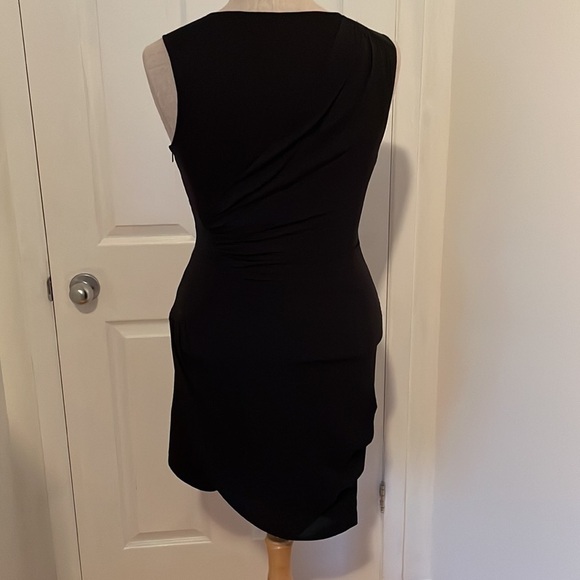 BCBGMaxAzria Black Draped Side Zip Dres Size 6 - Picture 14 of 14